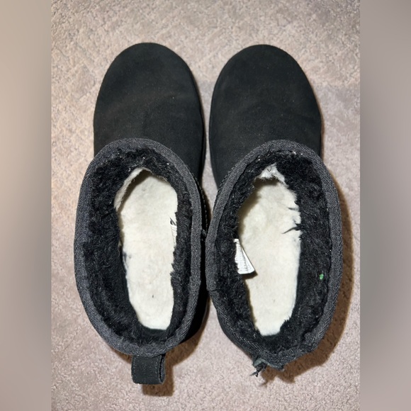 Platform Uggs in Black - Picture 4 of 10